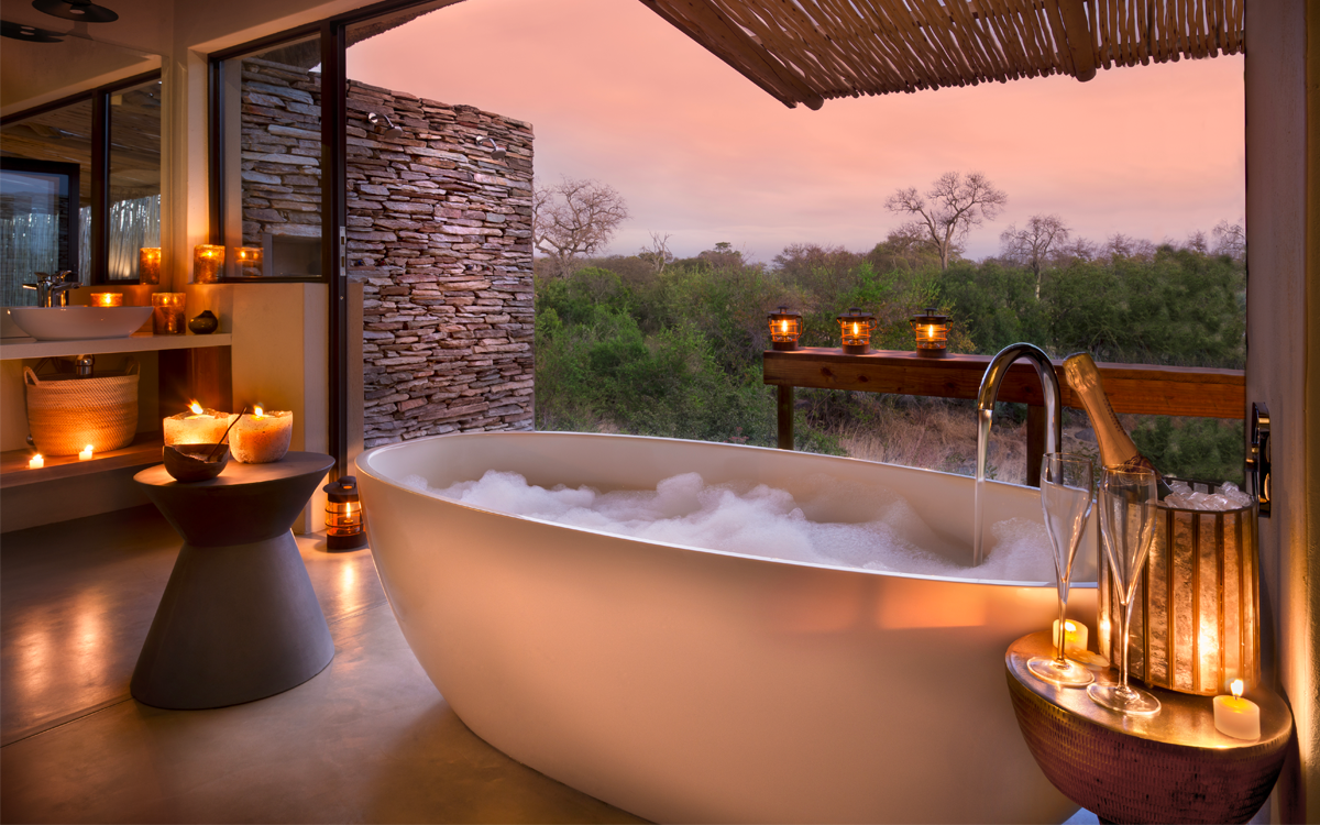 Vasche da bagno outdoor Victoria + Albert di House of Rohl, modello Barcelona.