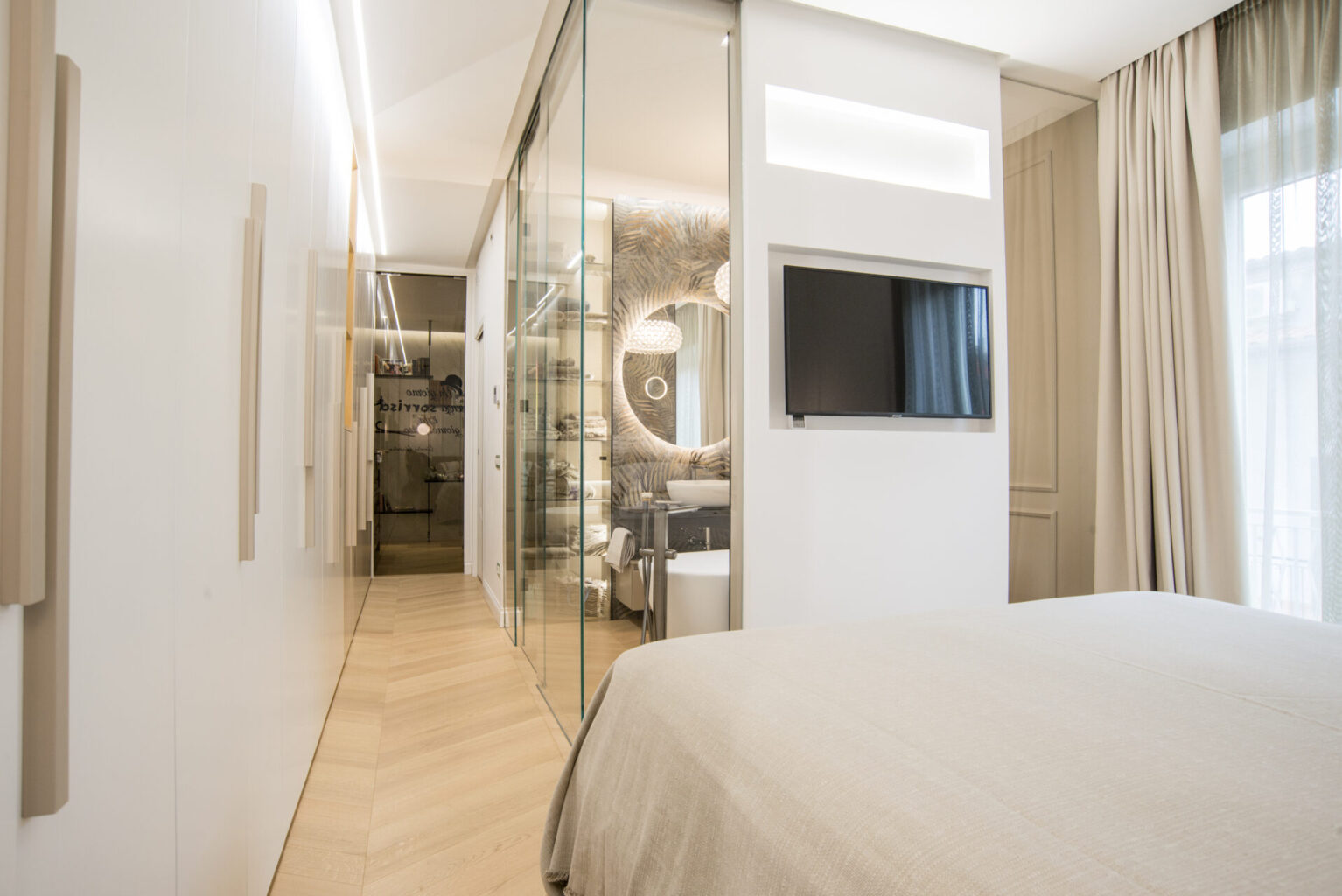 Bagno en suite: "3 soluzioni per creare una camera da boutique hotel "