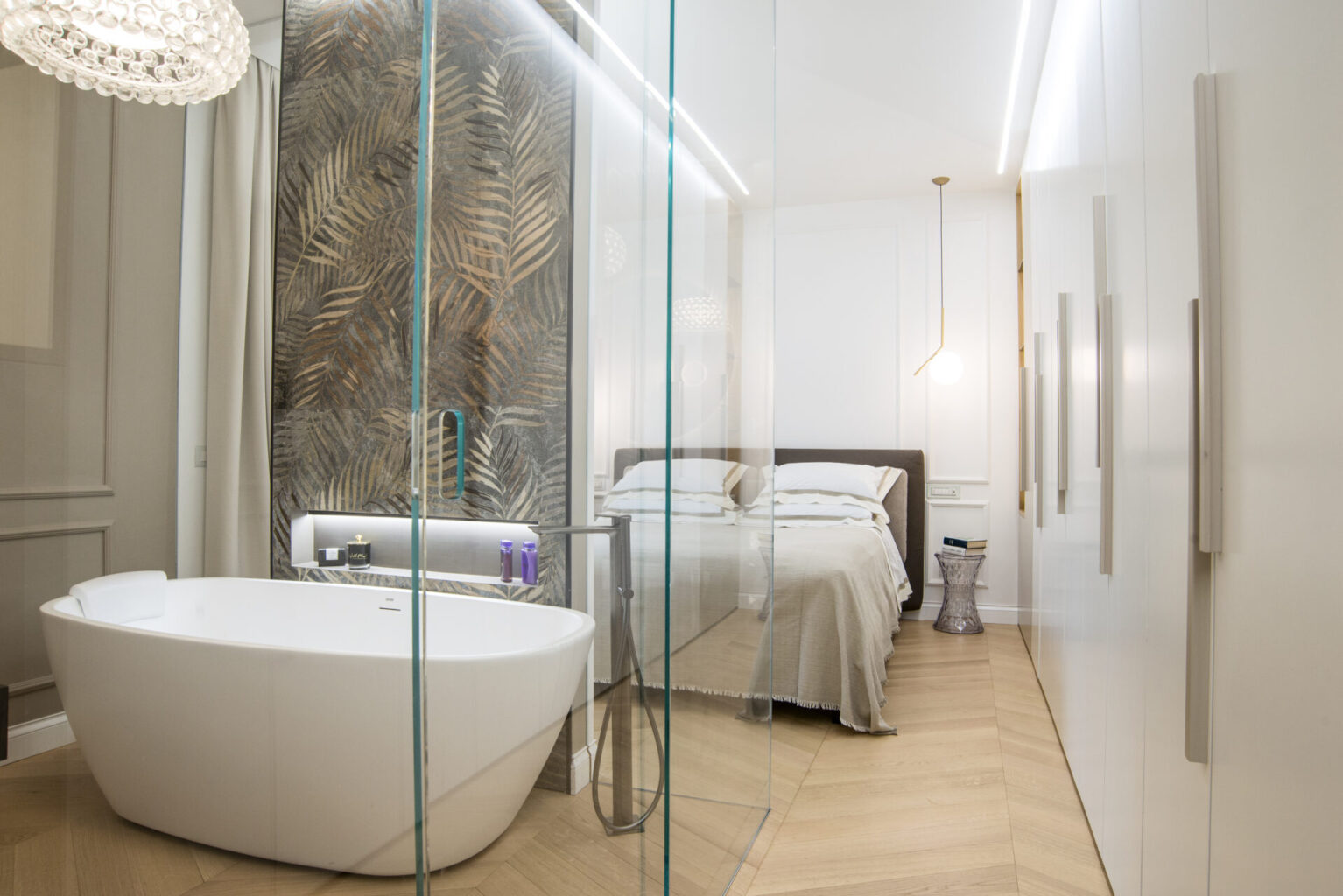 Bagno en suite: "3 soluzioni per creare una camera da boutique hotel "