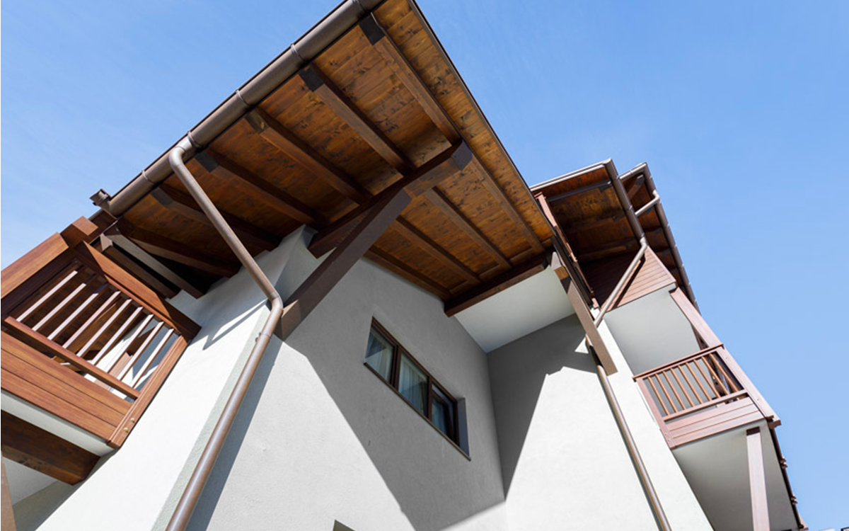 Per riqualificare edifici esistenti così come nella progettazione di nuove strutture, la lana minerale costituisce un'ottima soluzione per l'isolamento termoacustico.